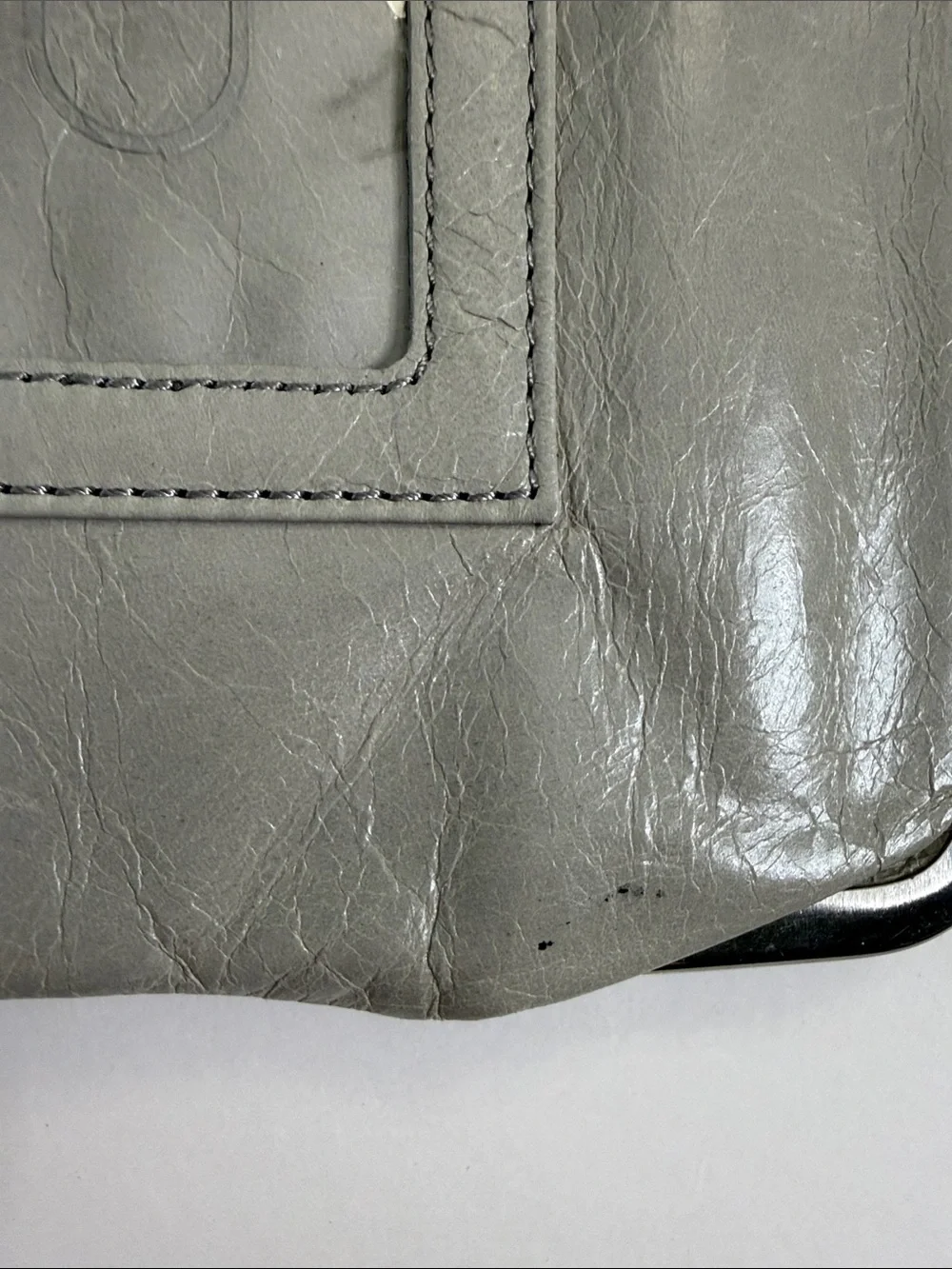 HOBO Lauren clutch in gravel grey Leather Kiss-Lock Wallet